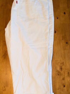 Levi's White Straight-Leg Jeans with Red Tab